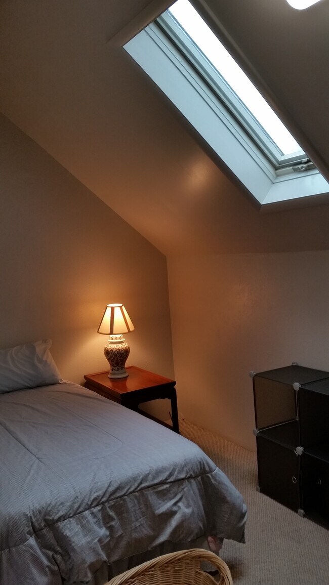 2479 E 124th St unit Carol, Cleveland, OH 44120 - photo 2