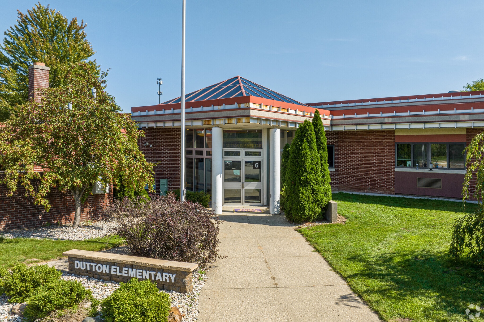 Caledonia Estates 215 S Maple St SE, Caledonia, MI