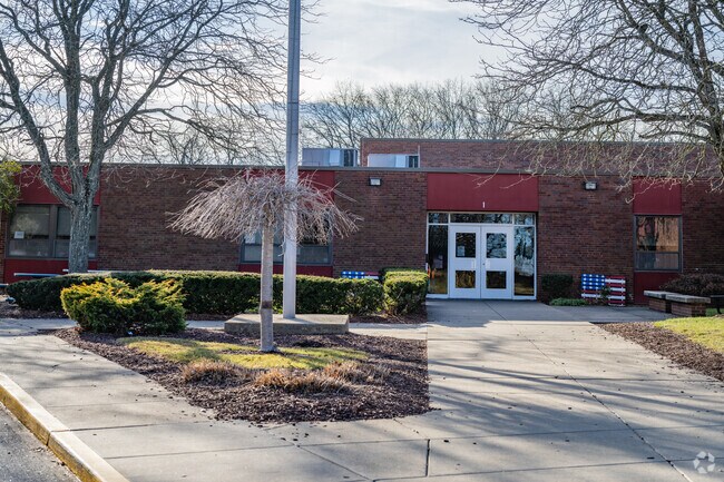 Abraham Lincoln Elementary is a public school for grades K-4 and is in Bethel Park.