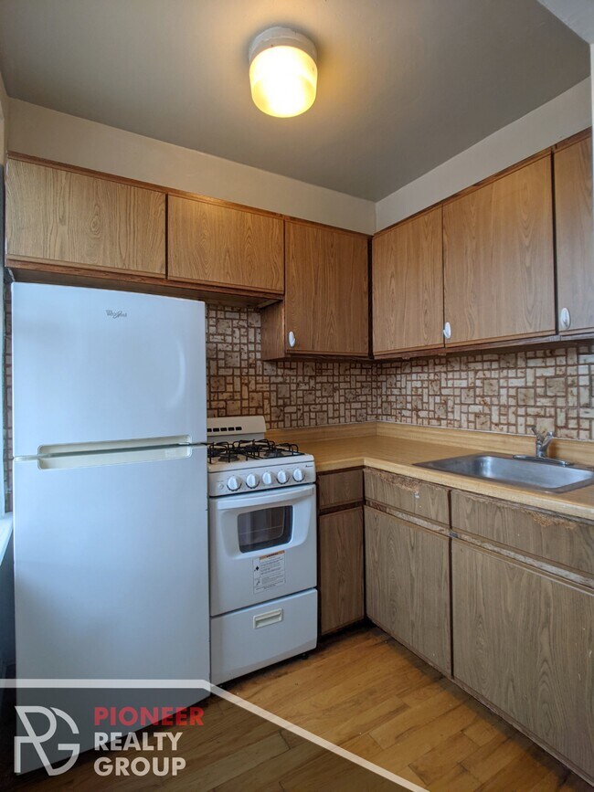 705 W Belmont Ave unit 711-109, Chicago, IL 60657 - photo 4