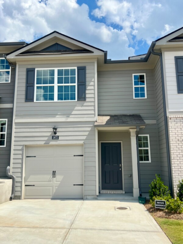 5872 Abel Ln, Lithonia, GA 30058