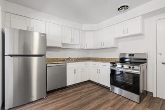 6700 Larchmont Dr, Mayfield Heights, OH 44124