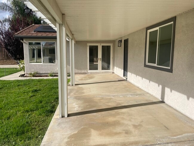 21285 Shoemaker Ln, Wildomar, CA 92595 - photo 4