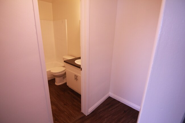 151 N Hoover St unit 4, Los Angeles, CA 90004 - photo 3