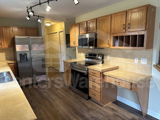 6525 Appaloosa Ave N, Forest Lake, MN 55025 - photo 2