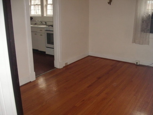 2619 Jefferson Park Cir, Charlottesville, VA 22903 - photo 6