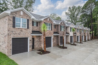 420 Wren Crest Ln, Florence, SC 29501