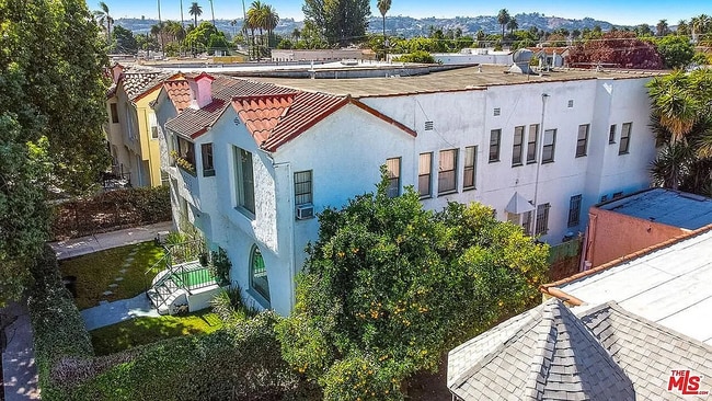 2807 Hillcrest Dr unit 4, Los Angeles, CA 90016 - photo 2