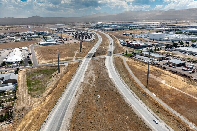 Highway 85 runs through Jordan Oaks.