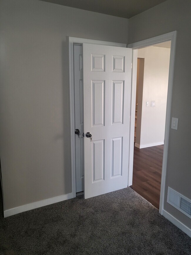 1674 August Dr, Shakopee, MN 55379 - photo 5