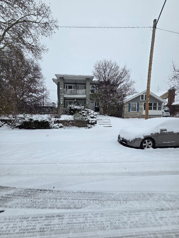 5921 Harrison St, Kansas City, MO 64110