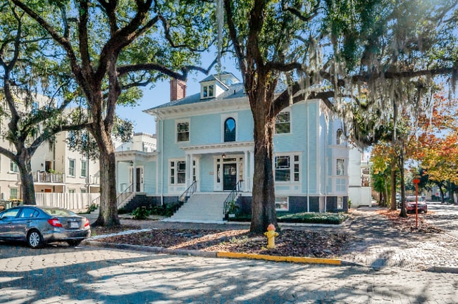 121 W Hall St unit A, Savannah, GA 31401 - photo 2