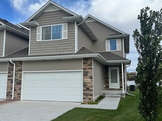 8821 Ridge Hollow Dr, Lincoln, NE 68526