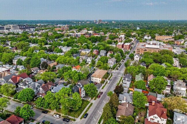 This neighborhood joins with other area  neighborhoods to form the Uptown community.