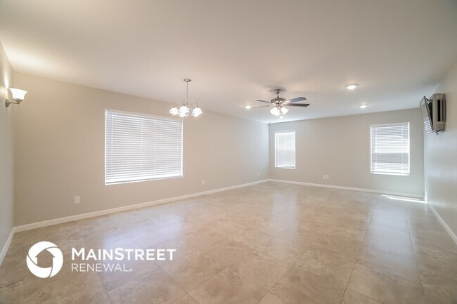 7223 W Mercer Ln, Peoria, AZ 85345 - photo 4