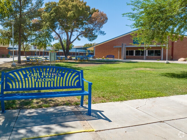 Carl Hayden High School has an outdoor courtyard for seating.