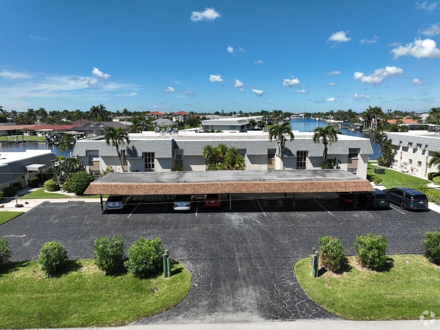 4012 SE 19th Ave unit 103, Cape Coral, FL 33904 - photo 2