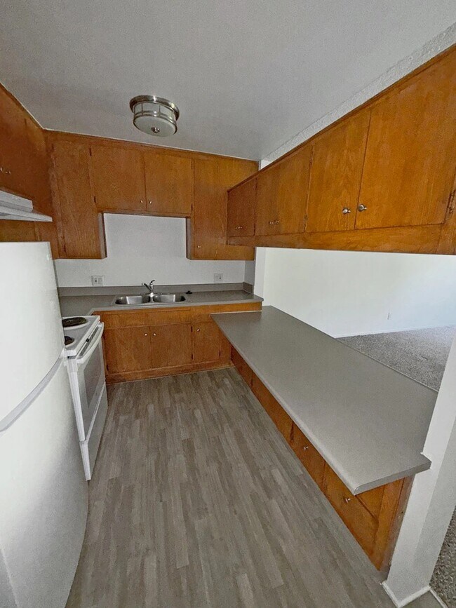 415 E Cedar Ave Unit S, Burbank, CA 91501