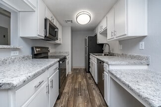 5600 S Midvale Park Rd, Tucson, AZ 85746