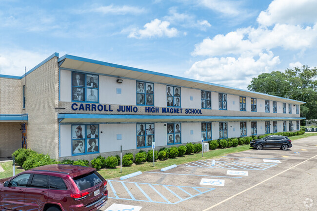 Carroll Junior High serves 149 students with an 11:1 teacher to student ratio.