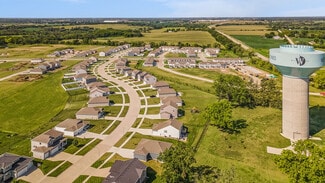 2492 Fox Valley, West Des Moines, IA 50265