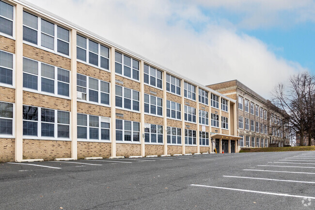 The overall Niche Grade for Linden High School is a B.