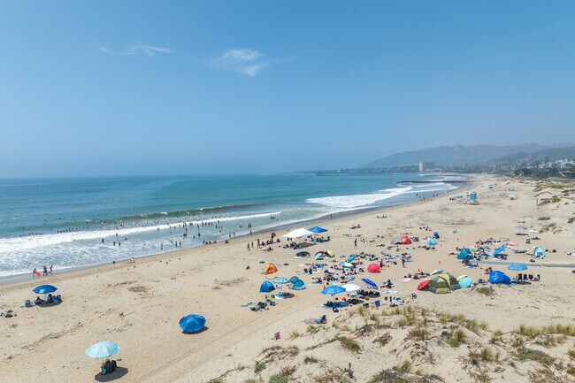 Oxnard's beaches are all within a 15-minute drive of the Diamond Bar area of Oxnard.
