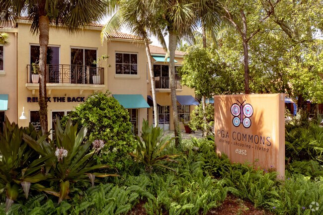 PGA Commons blends homes and businesses in Palm Beach Gardens.