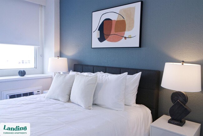 305 Dr M L K Jr St S unit 1107, Saint Petersburg, FL 33705 - photo 5