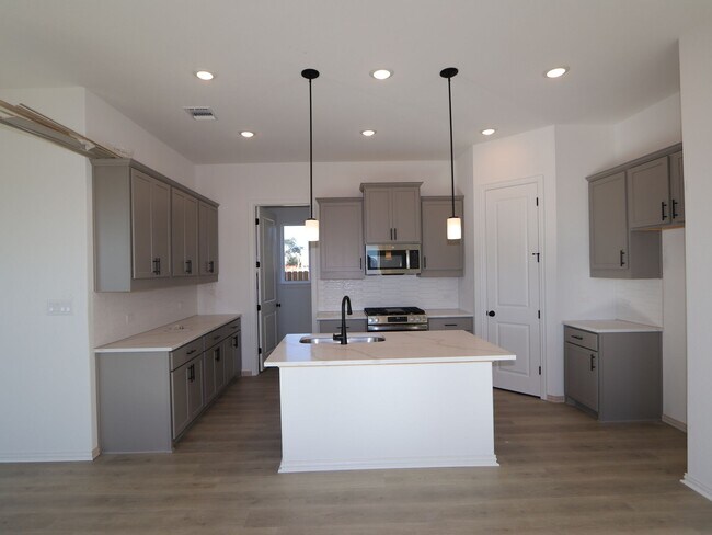 226 Grayson Elm Pass, Dripping Springs, TX 78620 - photo 6