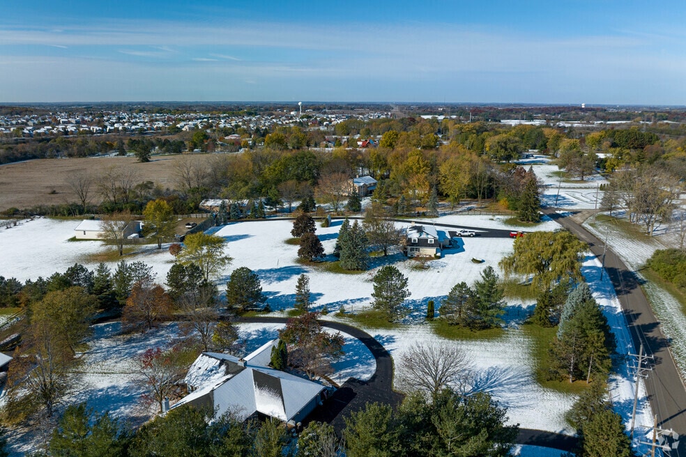 Neighborhood_RayLakeKettleGroveNature_Final_120423.mp4