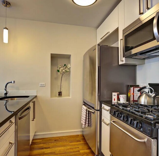 80 Maiden Ln unit 703, New York, NY 10038 - photo 6