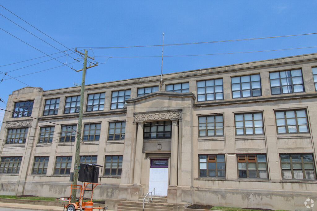 Dohn Community High School
