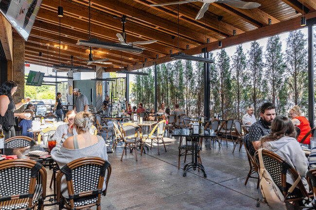 Meddy's, located near Ridgeport, has live music every Thursday in the summer.