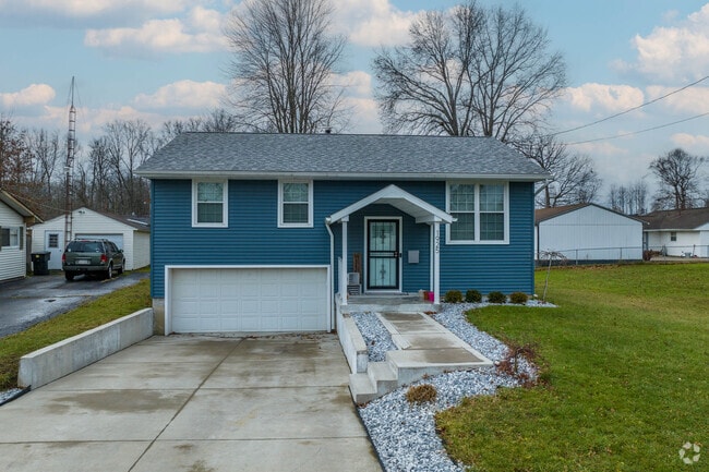 An example of a Split-Level home in the Southeast Warren Neighborhoods.