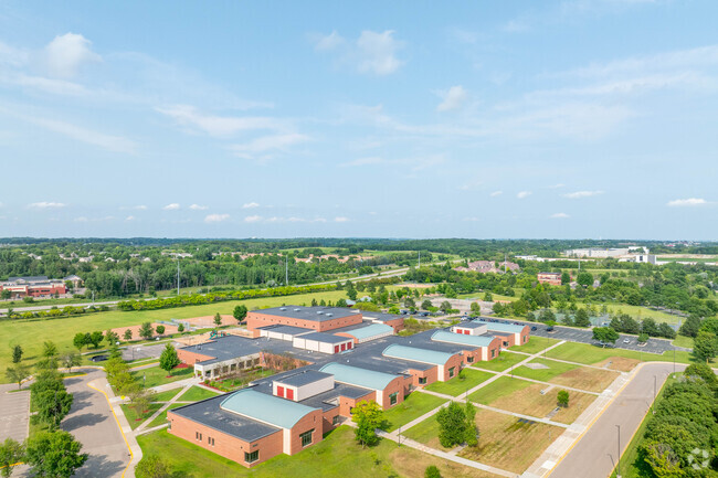 Bluff Creek Elementary in Chanhassen serves K-5 students with 62% proficient in math.