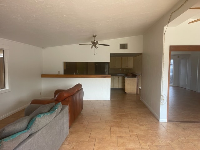 19410 Blythe St, Reseda, CA 91335 - photo 4