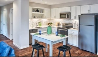 2120 N Monroe St, Arlington, VA 22207