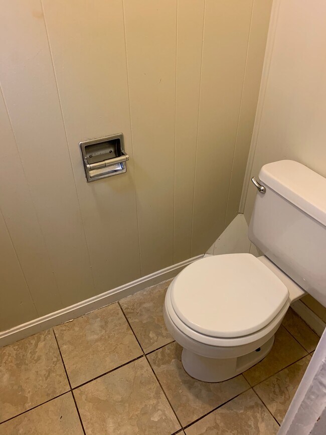 2325 Ohio Ave unit 2, Cincinnati, OH 45219 - photo 5