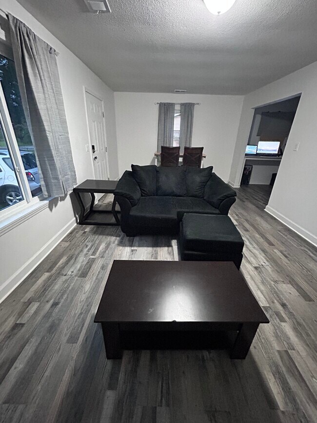 1223 Poplar Ave unit A 1, Nashville, GA 31639 - photo 7