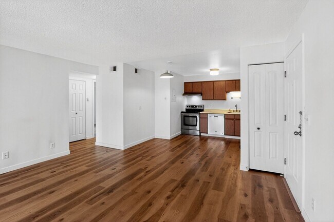 2575 S Syracuse Way, Denver, CO 80231 - photo 7