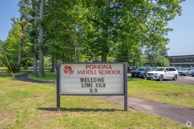 Pomona Middle School holds a C-minus rating on Niche.