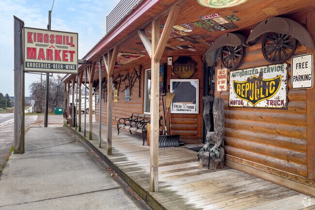 Kingshill Market offers everyday essentials near Arcadia Township.