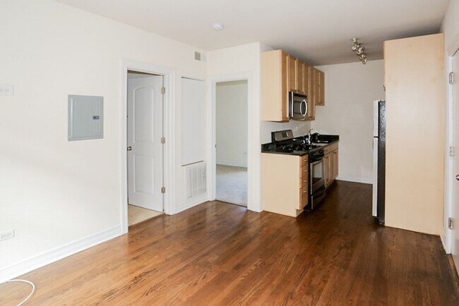 3824 N Sheffield Ave unit 3, Chicago, IL 60613 - photo 7
