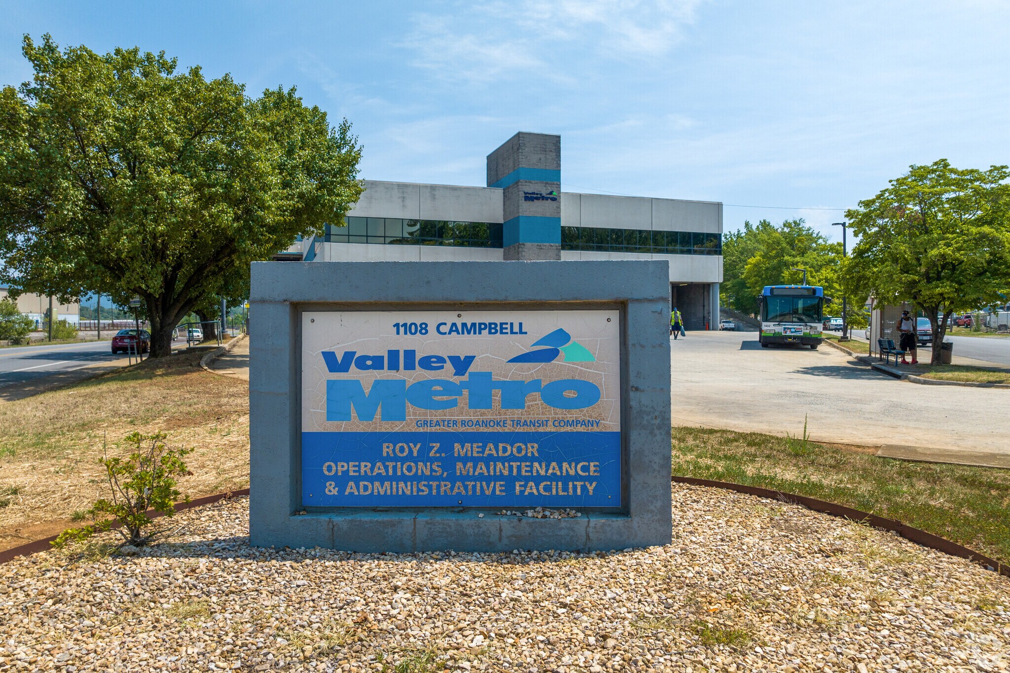 Residents of Old Southwest can hop on a bus and ride into downtown.