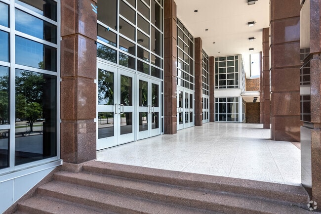 Richardson Richardson High School Entrance Side