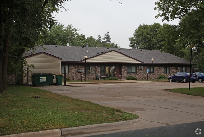 Hillside Apartments, Watertown, MN 55388 - photo 2