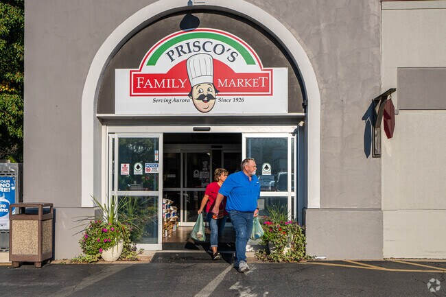 Prisco’s Family Market is within walking distance for residents of University Neighbors.