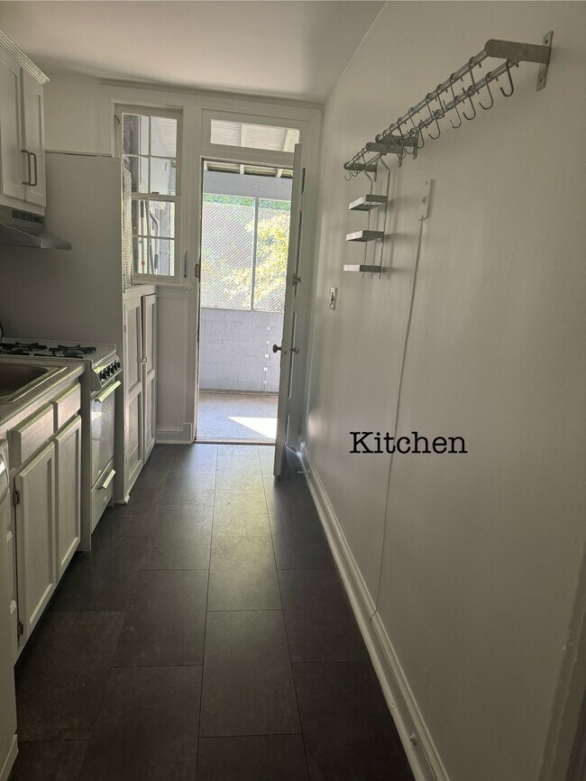 5021 1st St NW unit 4, Washington, DC 20011 - photo 2