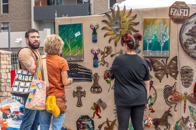 Nearby Denver has a number of markets, nightlife options, and restaurants.